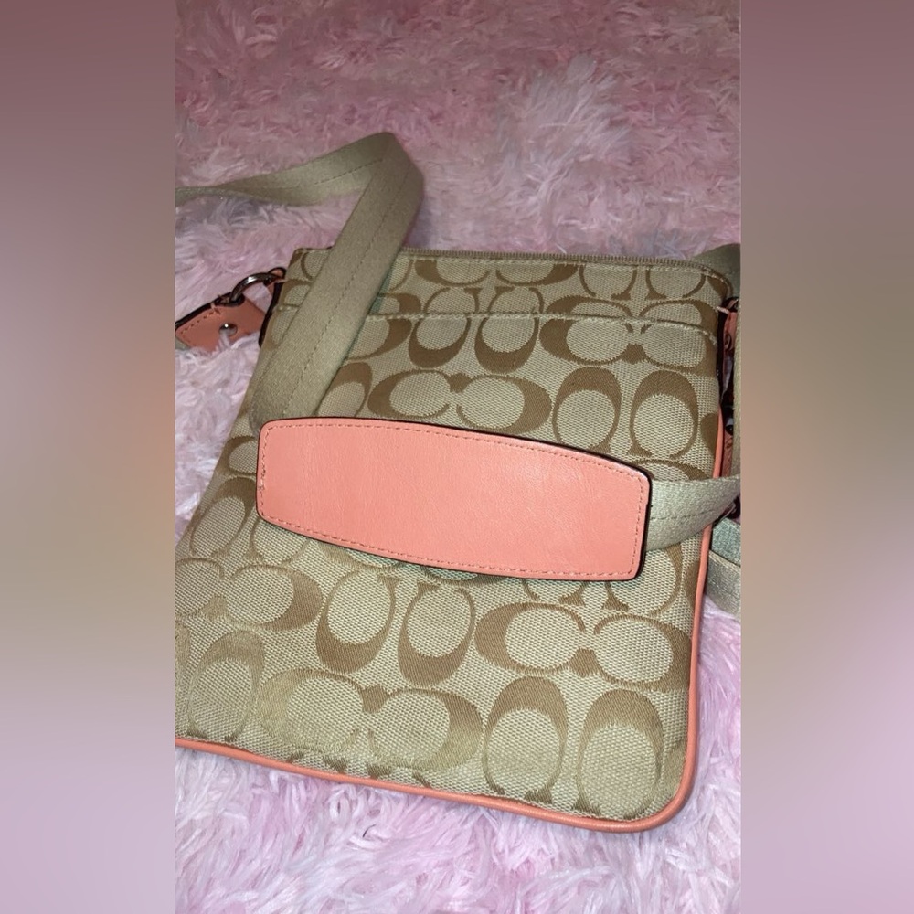 Coach | LIKE NEW! Vintage Crossbody Bag  | Collectible - Picture 8 of 10